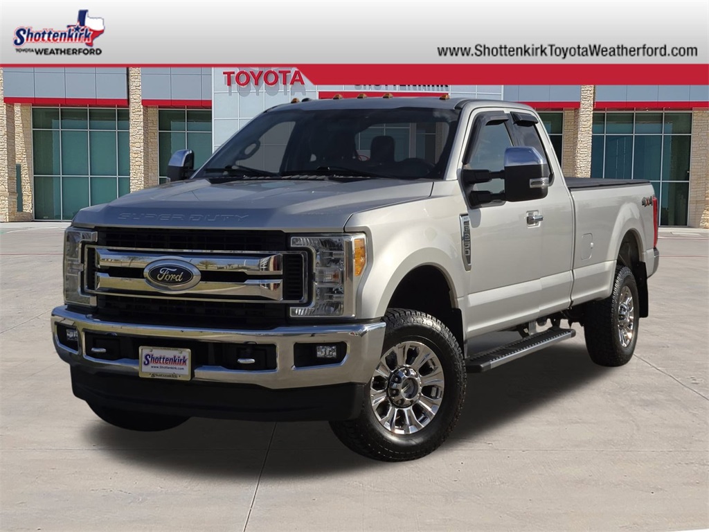 2017 Ford F-250 Super Duty XLT's photo