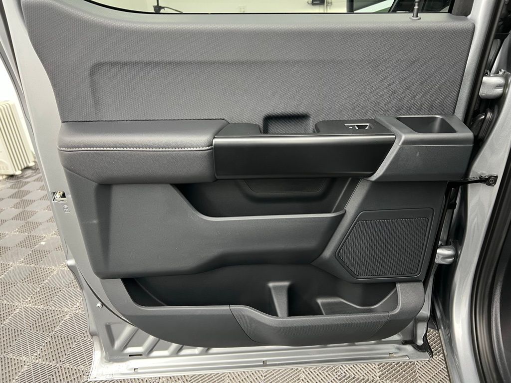 2025 Ford F-150 STX photo 21