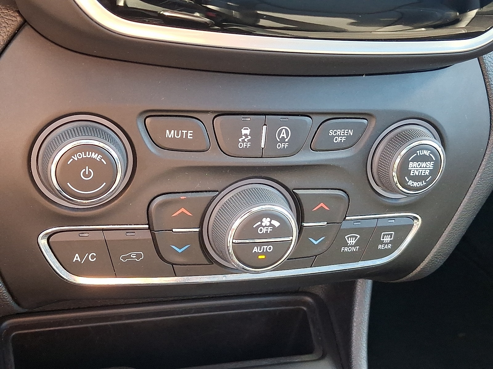 2022 Jeep Cherokee Limited photo 17