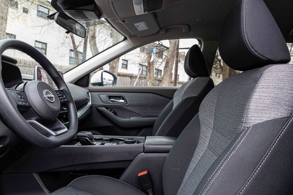 2023 Nissan Rogue SV photo 9
