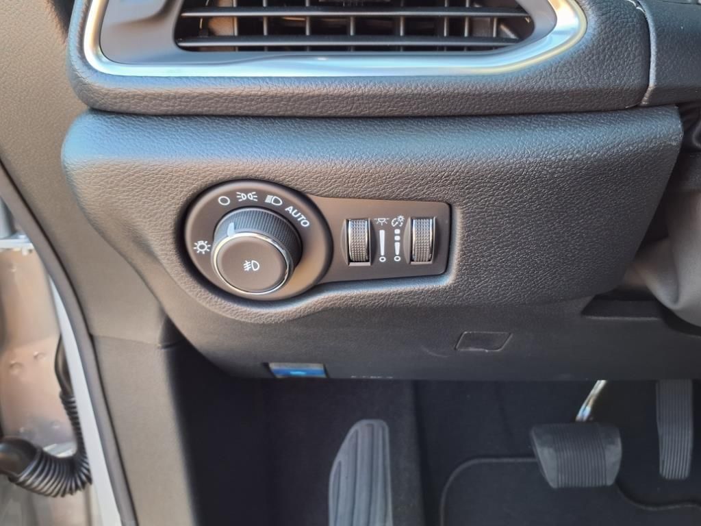 2026 Chrysler Pacifica Limited photo 11