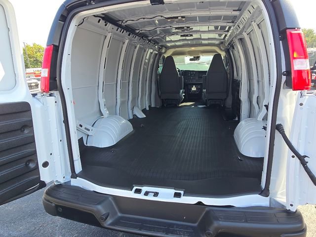2025 Chevrolet Express Cargo 2500 photo 16