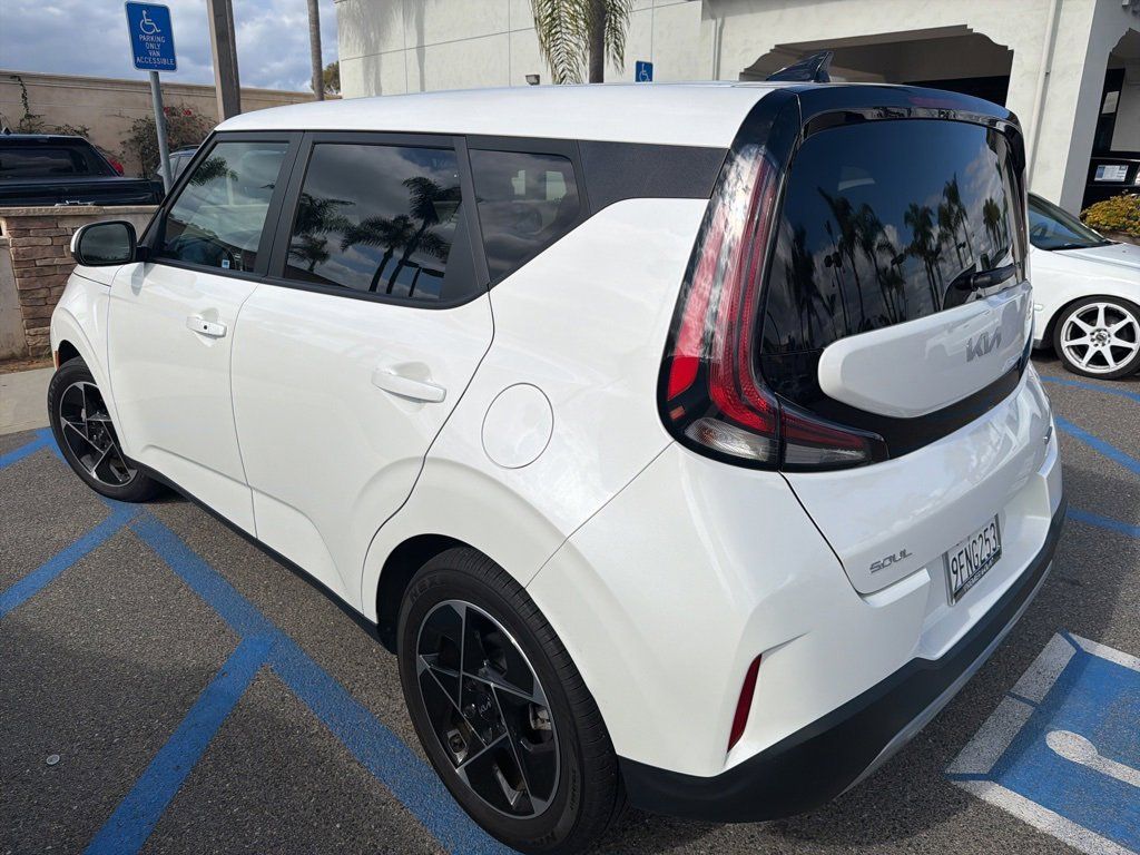 2023 Kia Soul EX photo 4