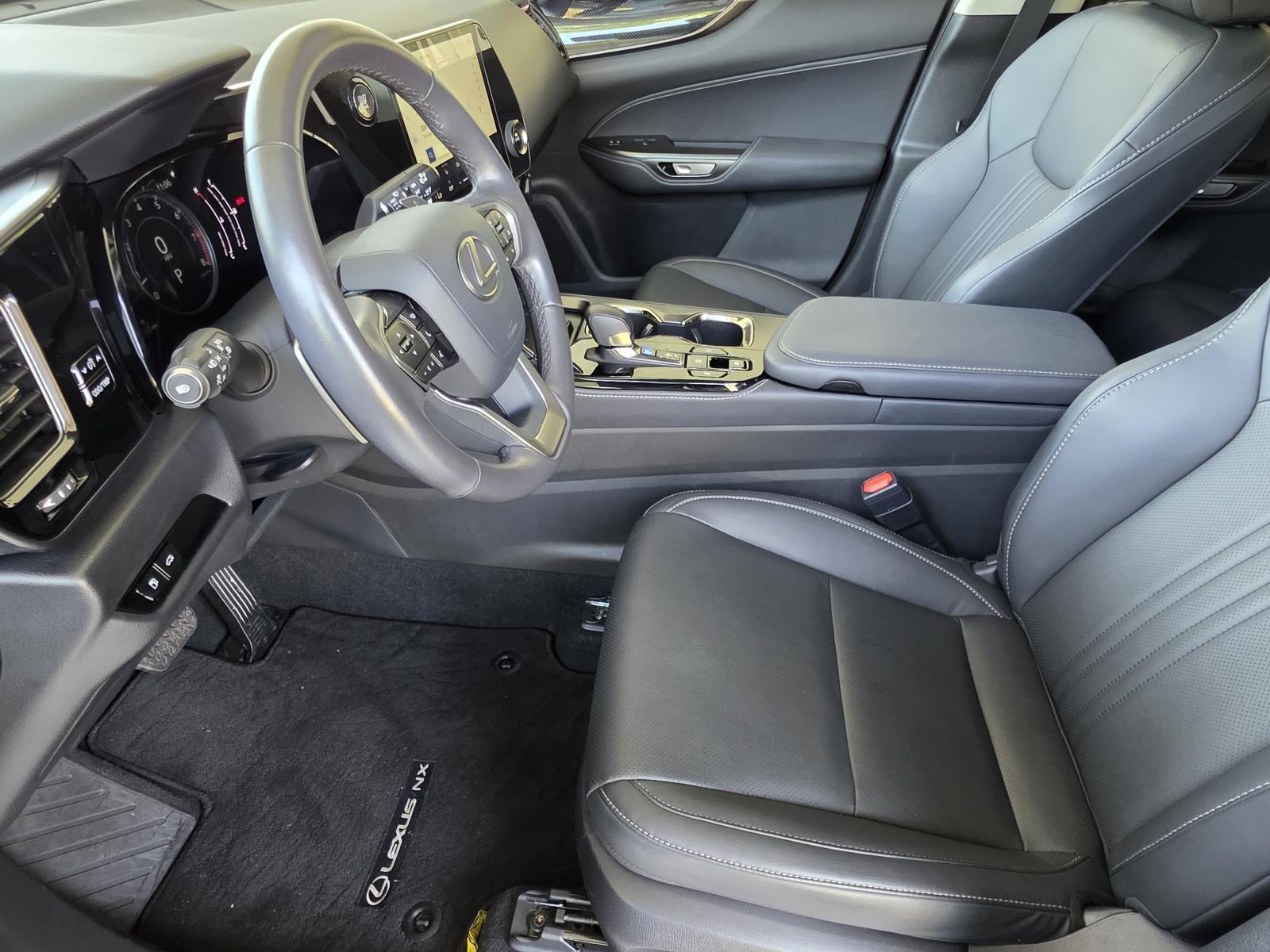 2025 Lexus NX 250 photo 4