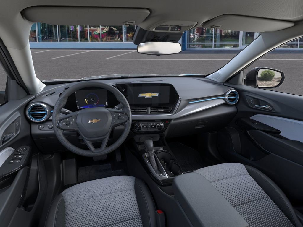 2025 Chevrolet Trax LT photo 13