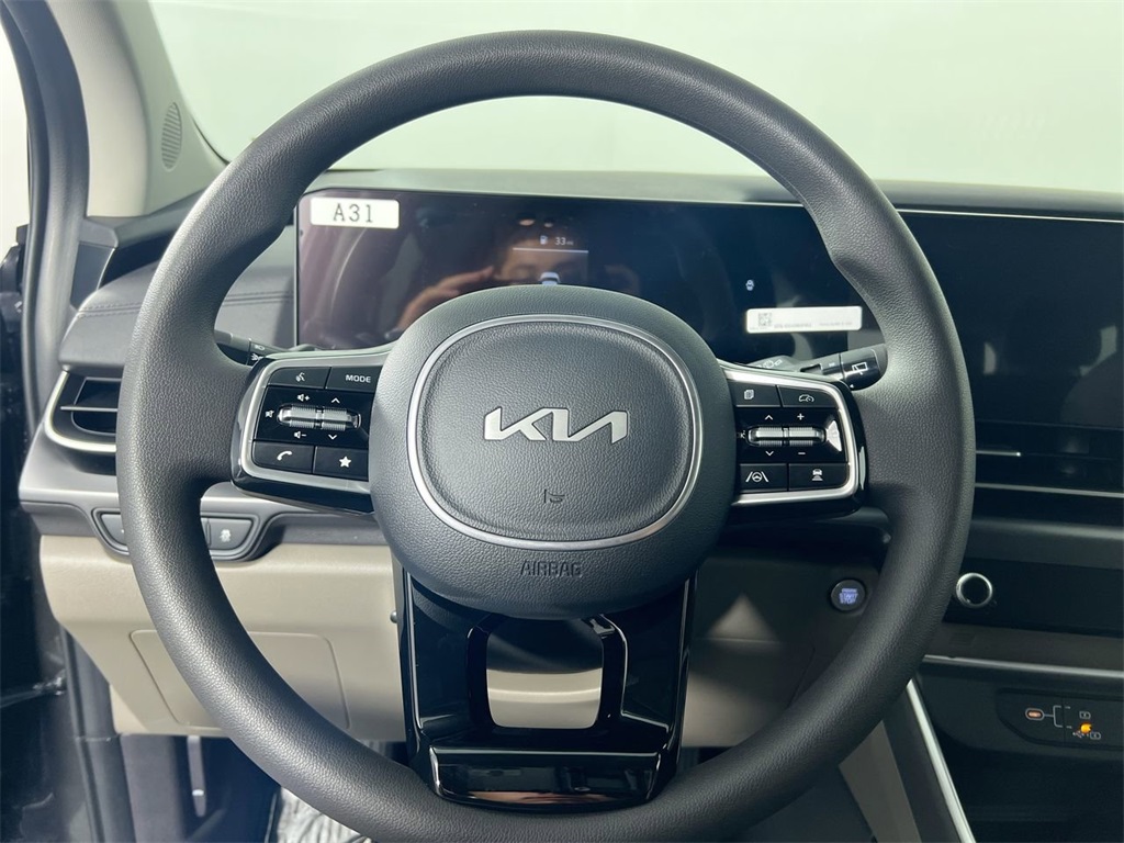 2026 Kia Carnival LX photo 16