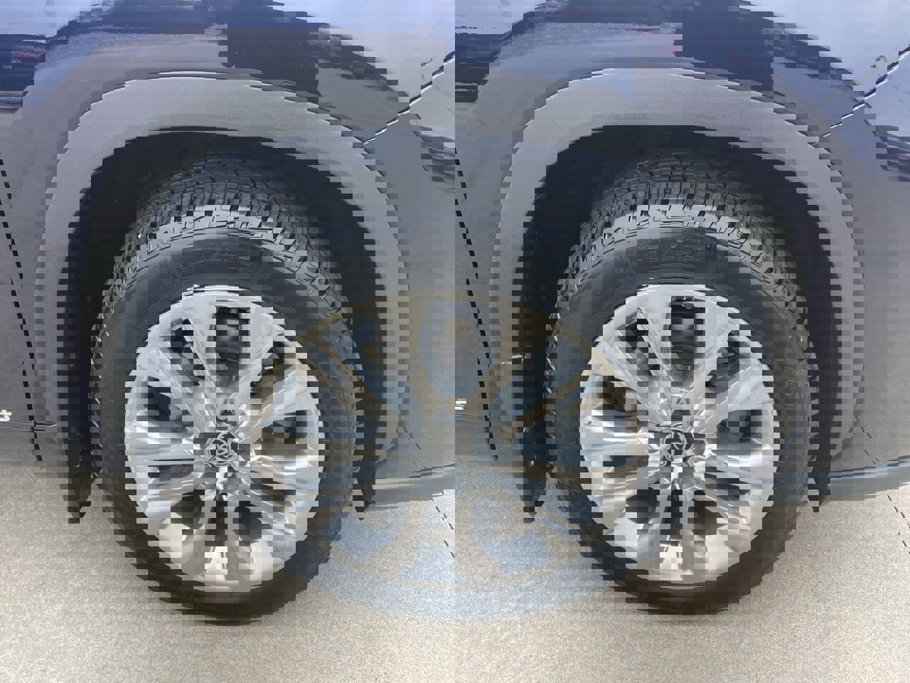 Certified 2021 Toyota Highlander Limited with VIN 5TDXBRCH8MS529228 for sale in Kansas City