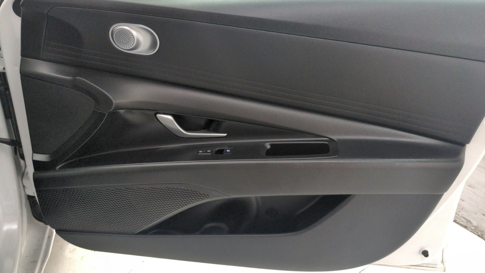 Used 2024 Serenity White Hyundai SEL image 30