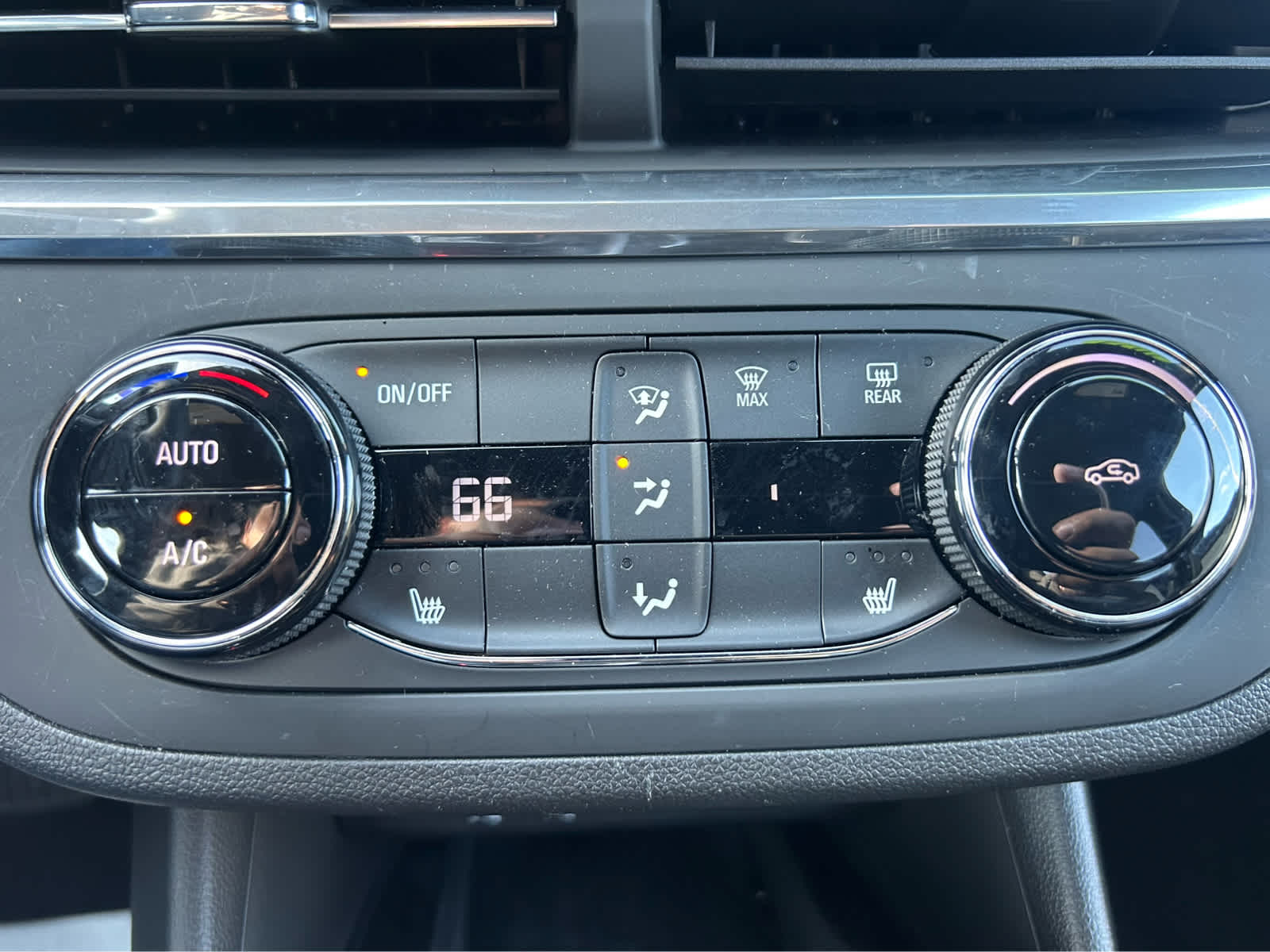 2024 Buick Envista Preferred photo 18