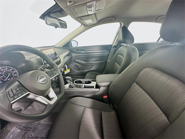 2025 Nissan Altima SV photo 22