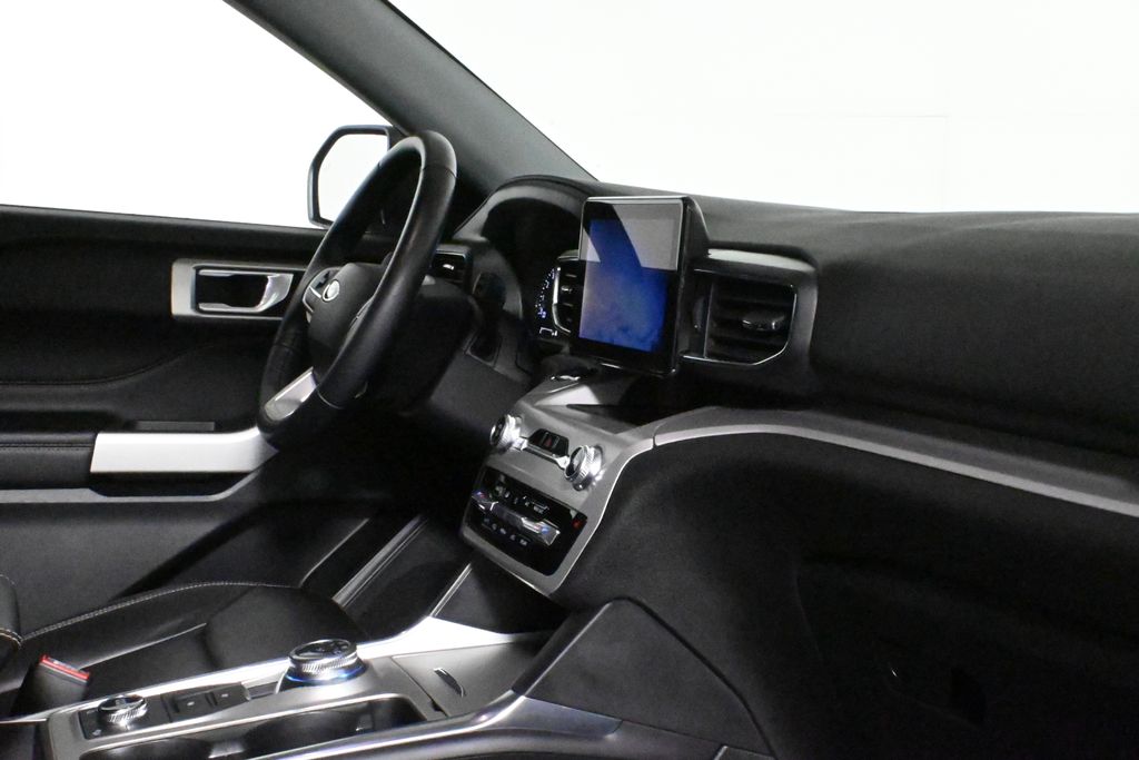2023 Ford Explorer XLT photo 33