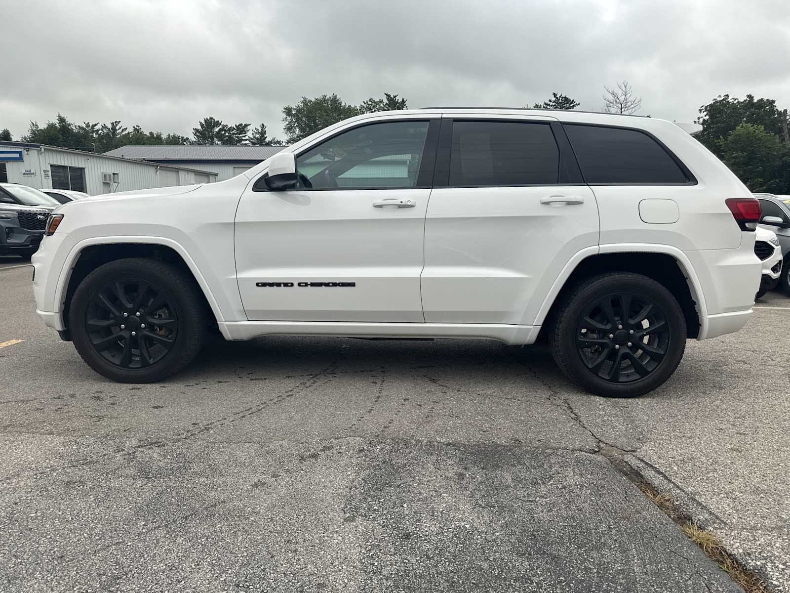 2021 Jeep Grand Cherokee Laredo X photo 6