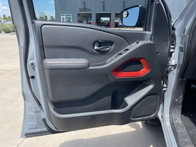 2024 Nissan Frontier PRO-4X photo 12