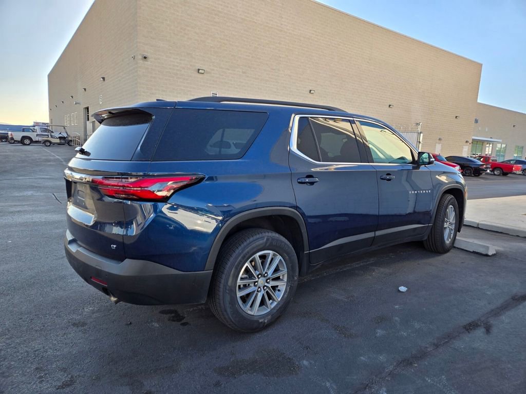 2022 Chevrolet Traverse Cloth photo 2