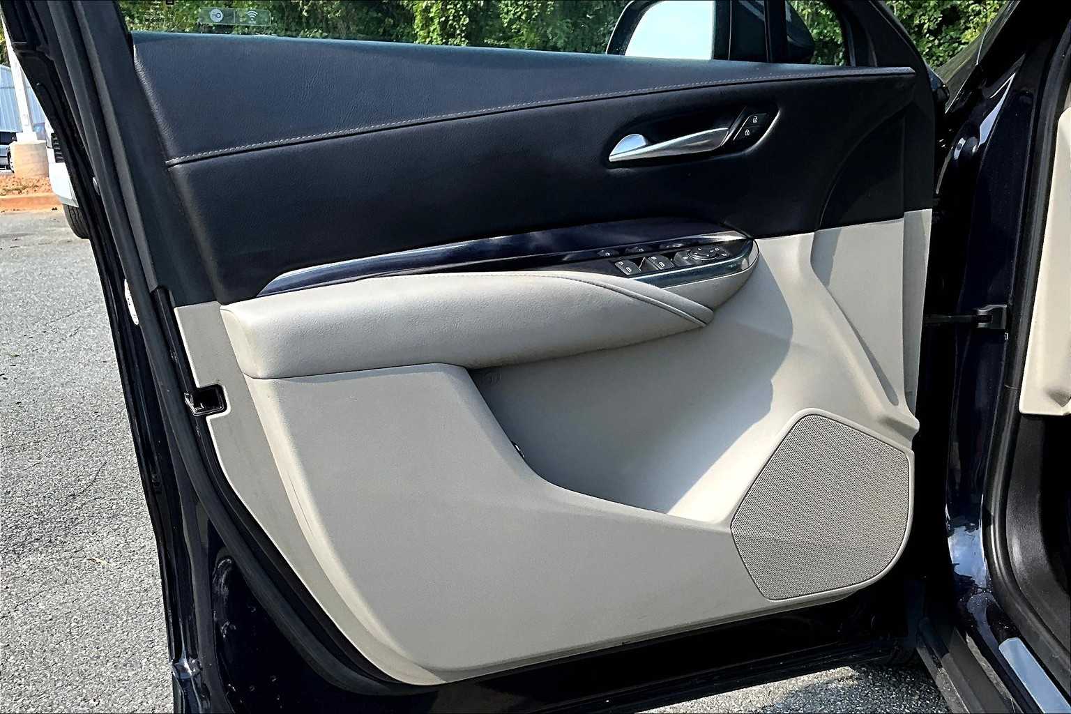 2022 Cadillac XT4 Luxury photo 18