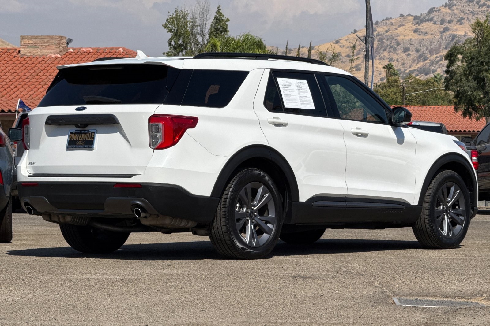 2022 Ford Explorer XLT photo 2
