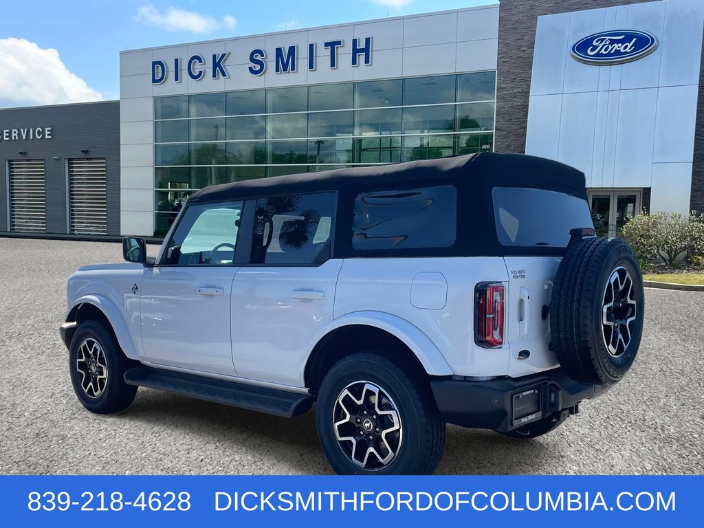 2025 Ford Bronco Outer Banks photo 3