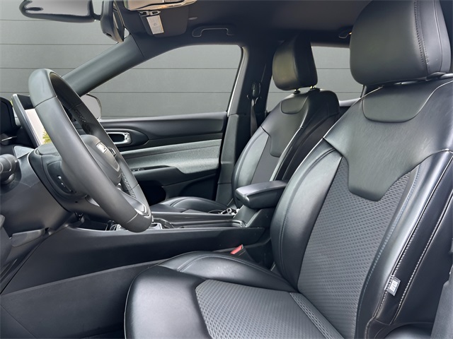 2023 Jeep Compass Latitude photo 9