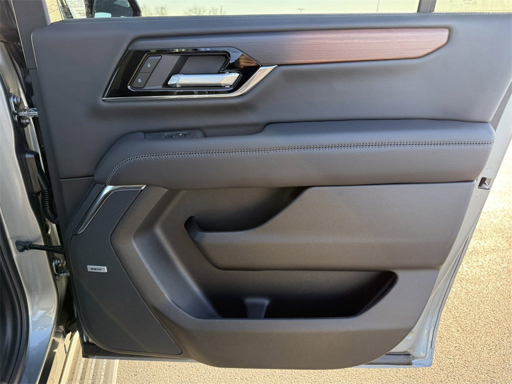 2026 GMC YUKON XL - Image 35