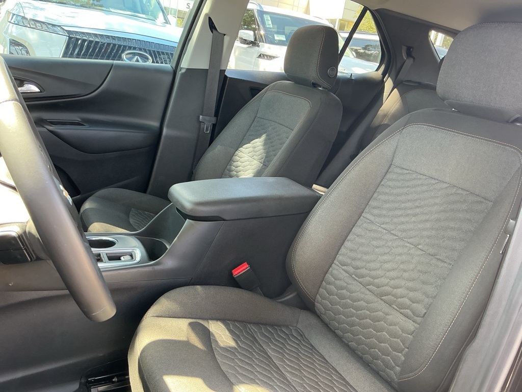 2020 Chevrolet Equinox LT photo 21