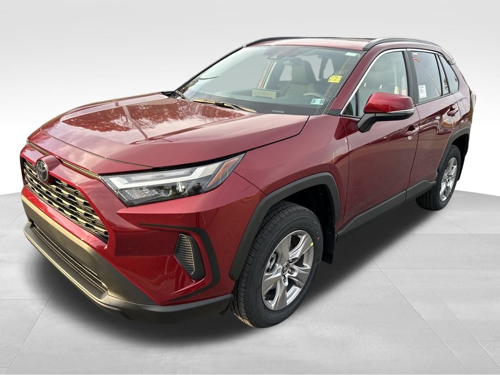 2025 Toyota RAV4 XLE's photo