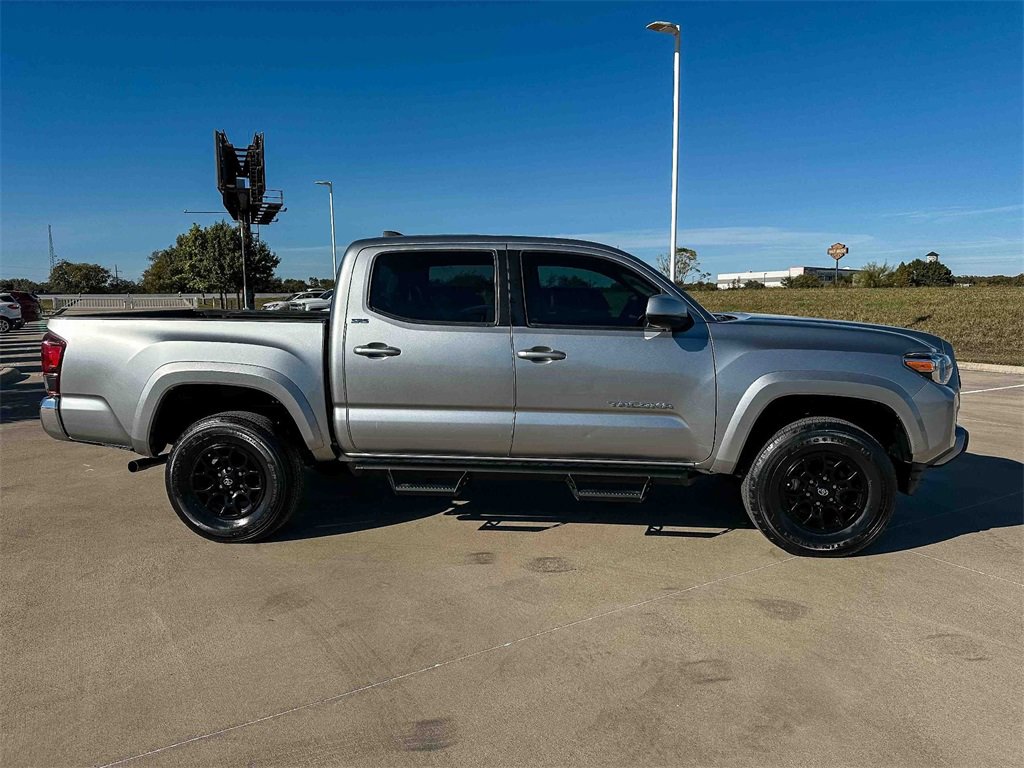 2022 Toyota Tacoma SR5 photo 2