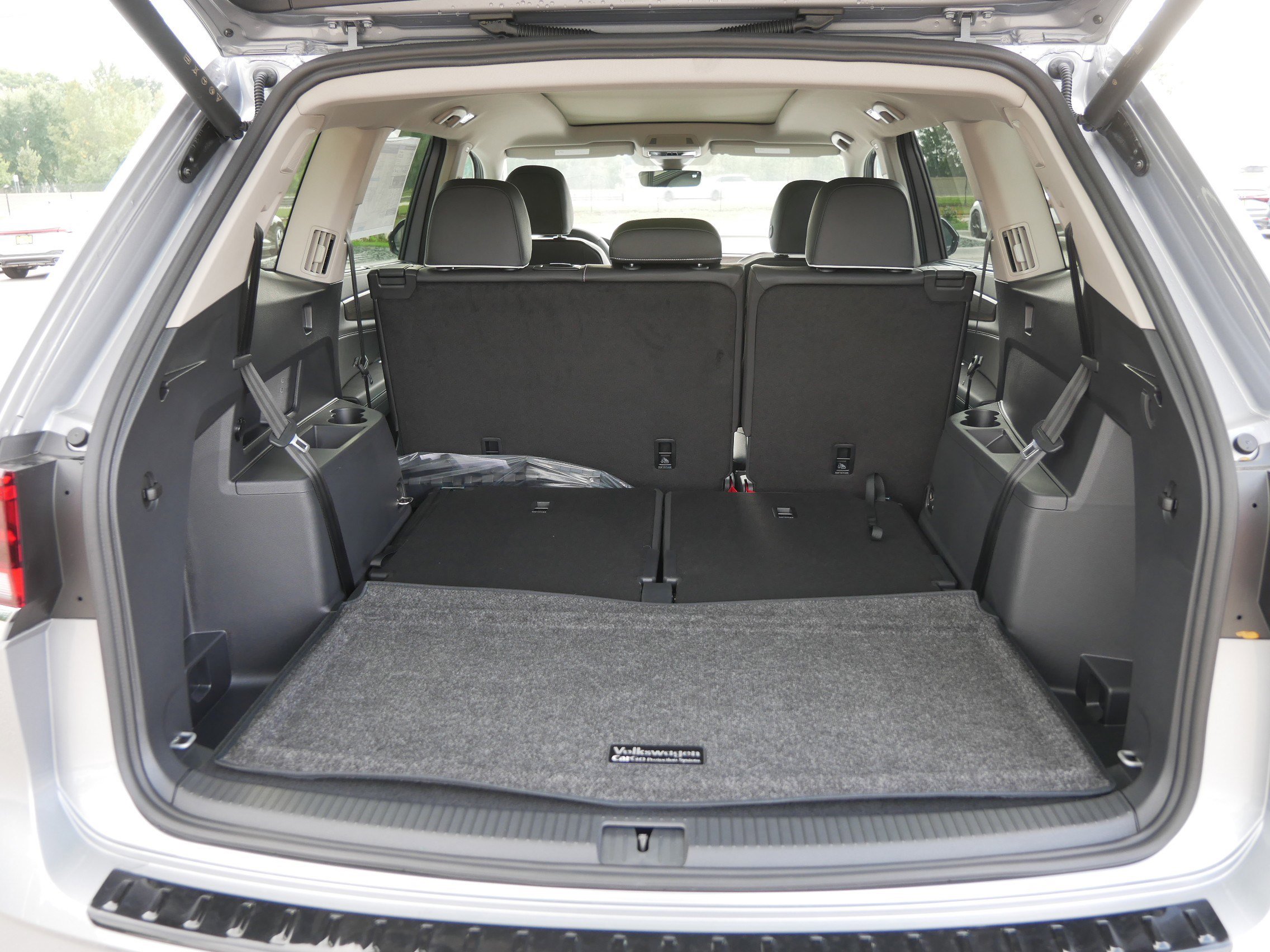 2026 Volkswagen Atlas SEL Premium R-Line photo 3