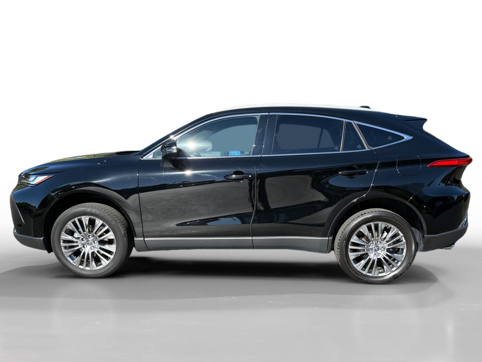 2024 Toyota Venza photo 2
