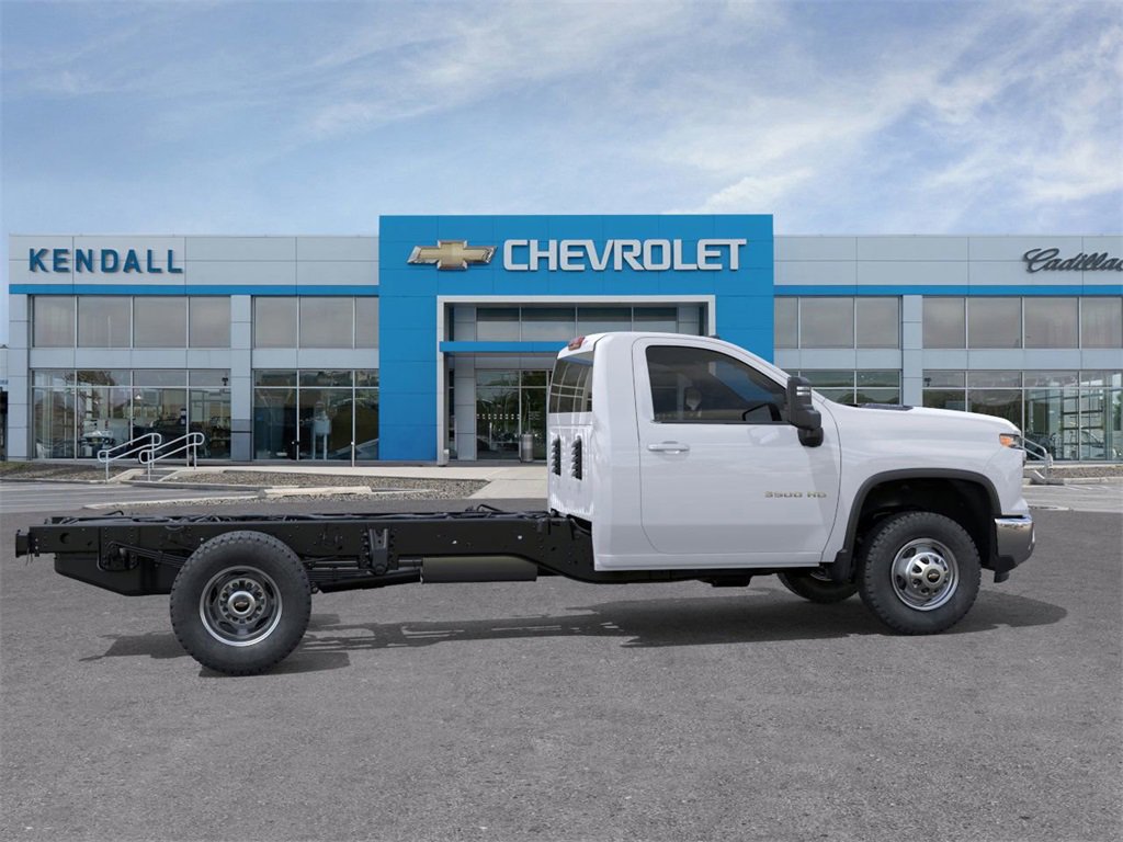 2025 Chevrolet Silverado 3500HD Work Truck photo 4