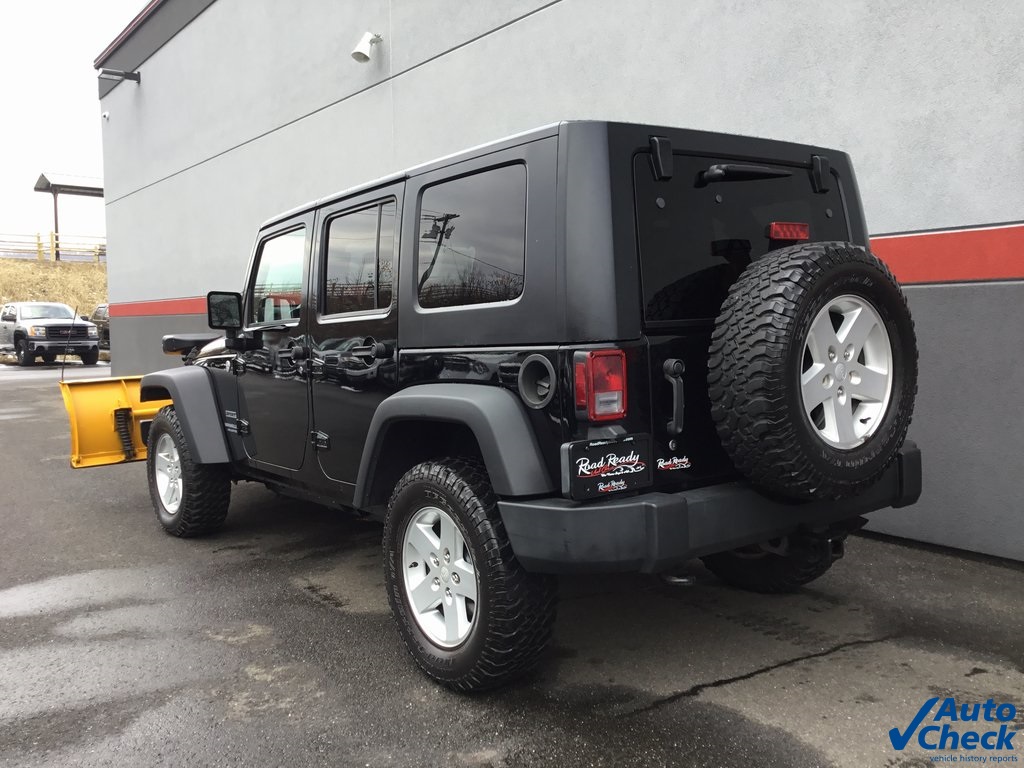 2010 Jeep Wrangler Unlimited Sport photo 3