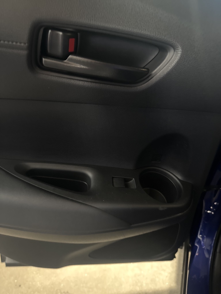 2023 Toyota Corolla Cross LE photo 22