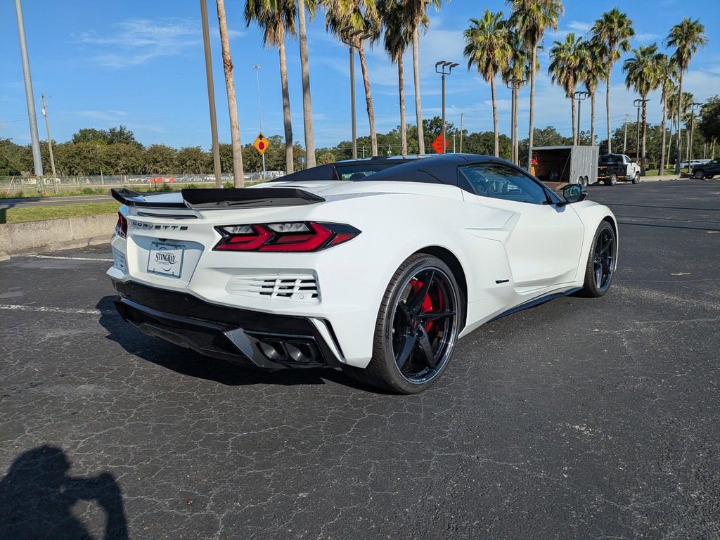 2025 Chevrolet Corvette E-Ray 2LZ photo 4