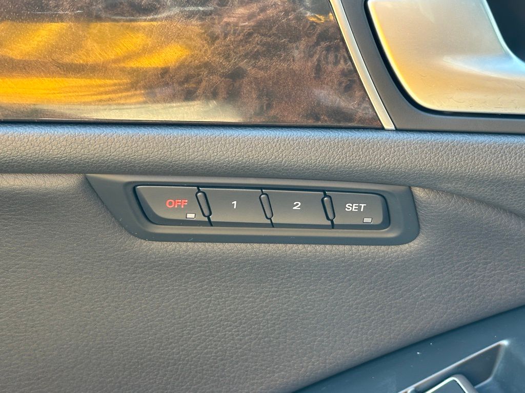 2013 Audi Q5 2.0T Premium Plus photo 15
