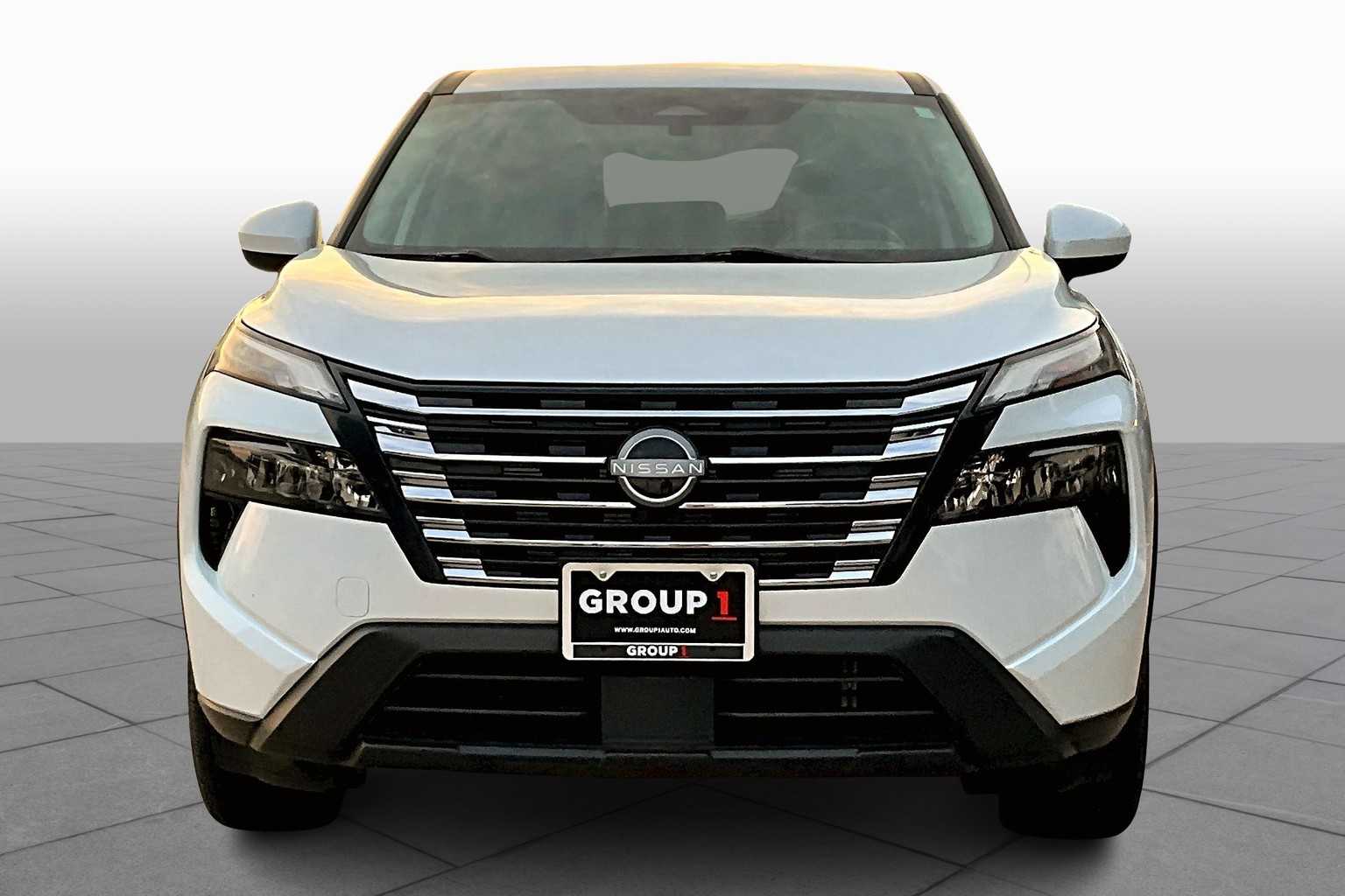 2024 Nissan Rogue SV photo 3