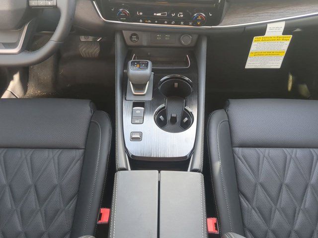 2025 Nissan Rogue Platinum photo 19