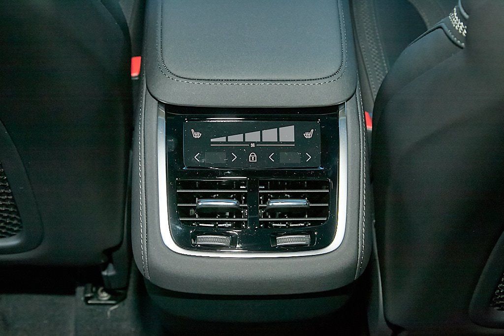 2026 VOLVO XC90 - Image 24