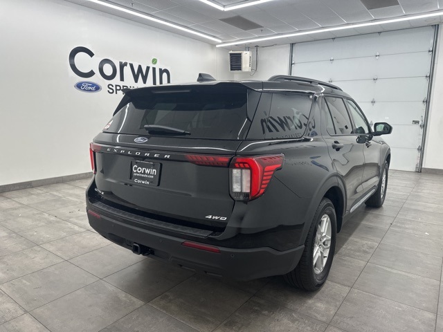 2025 Ford Explorer photo 5