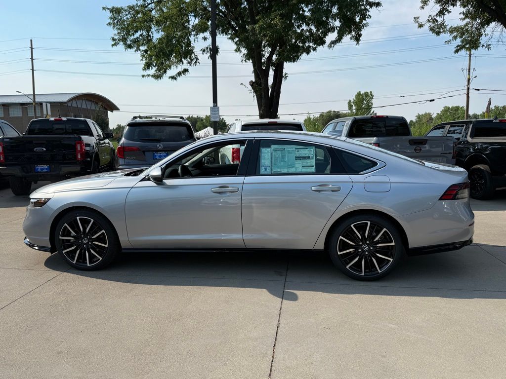 2025 Honda Accord Hybrid Touring photo 2
