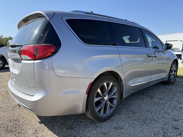 2018 Chrysler Pacifica Limited photo 4