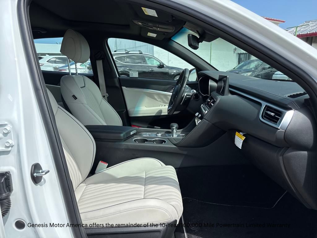 2025 Genesis G70 2.5T Sport Prestige photo 3