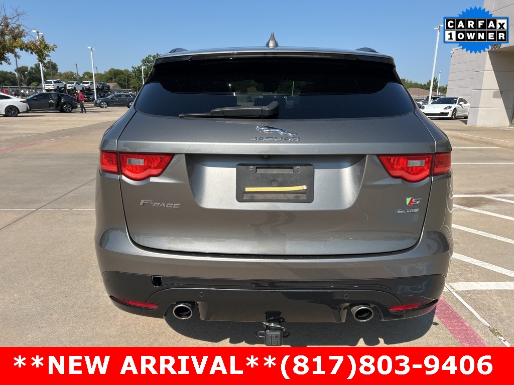 2019 Jaguar F-PACE S photo 4