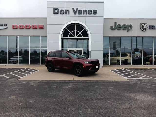 2025 Jeep Grand Cherokee Altitude's photo