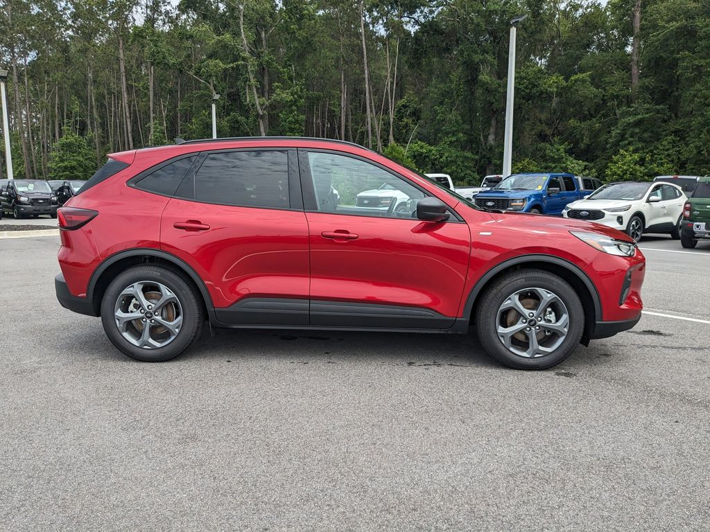 2025 Ford Escape ST-Line photo 2