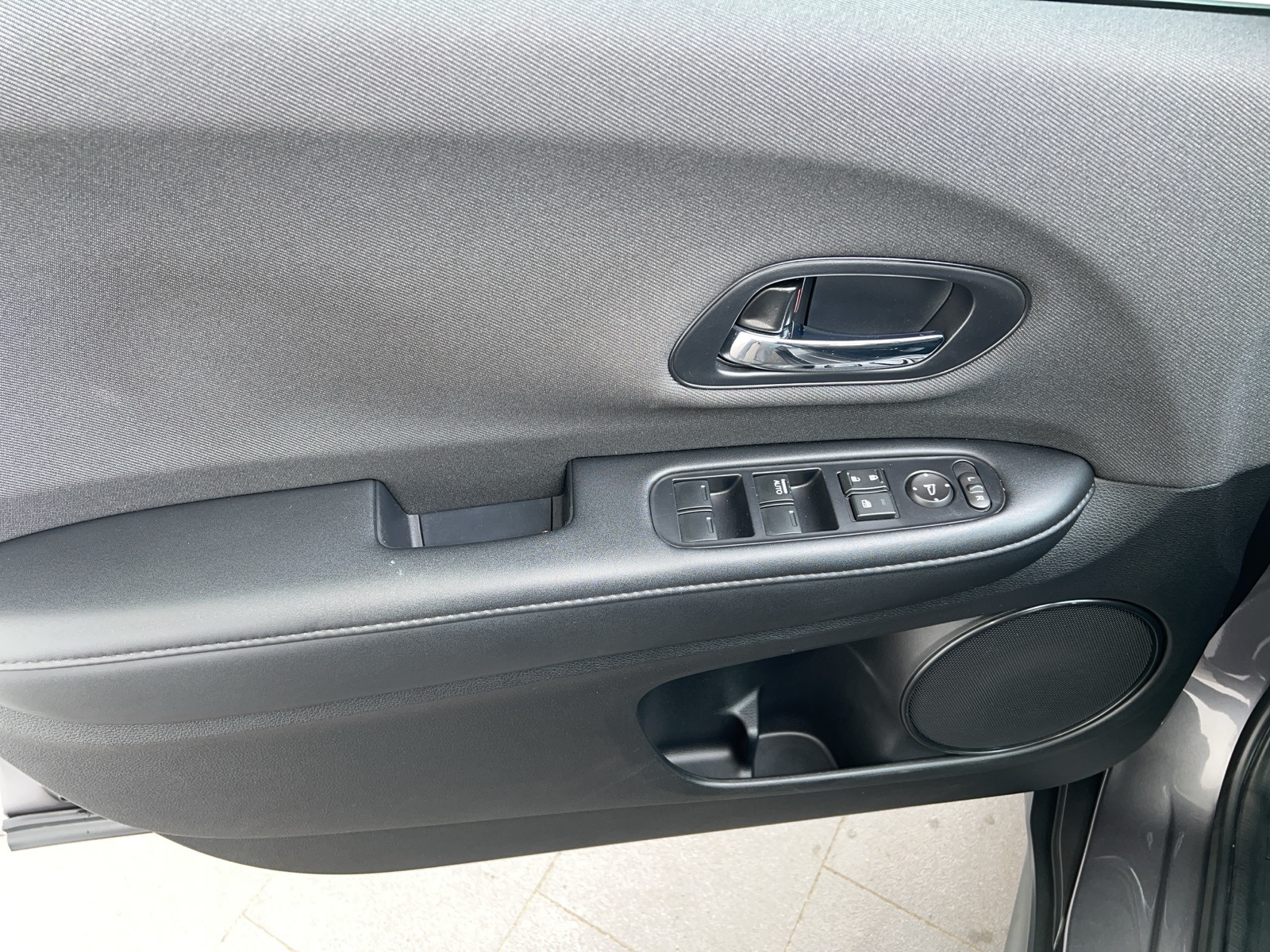 2021 Honda HR-V LX photo 12