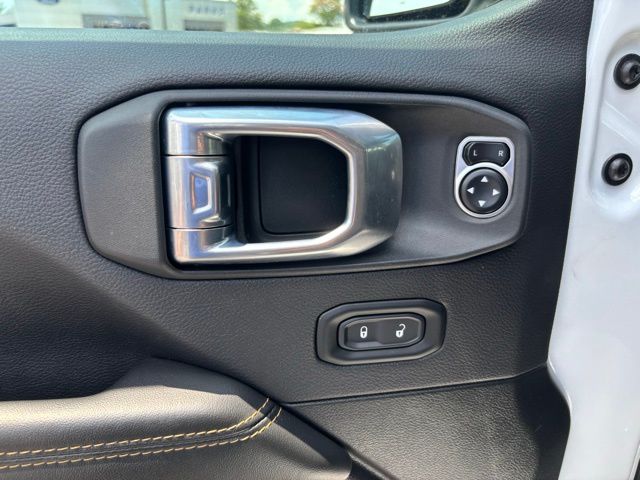 2024 Jeep Wrangler Sahara photo 23