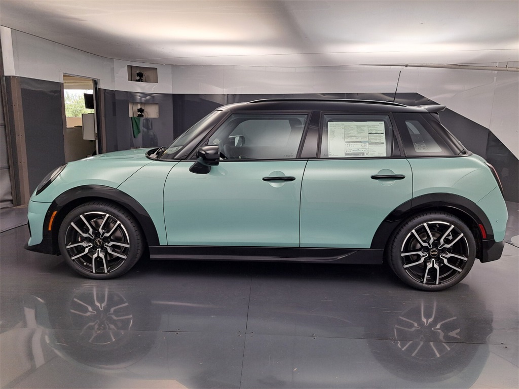 2026 Mini Cooper 4 Door Hardtop S Iconic photo 6