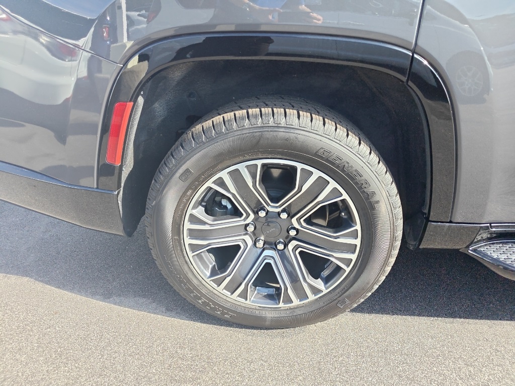 2022 Jeep Wagoneer Series III photo 4