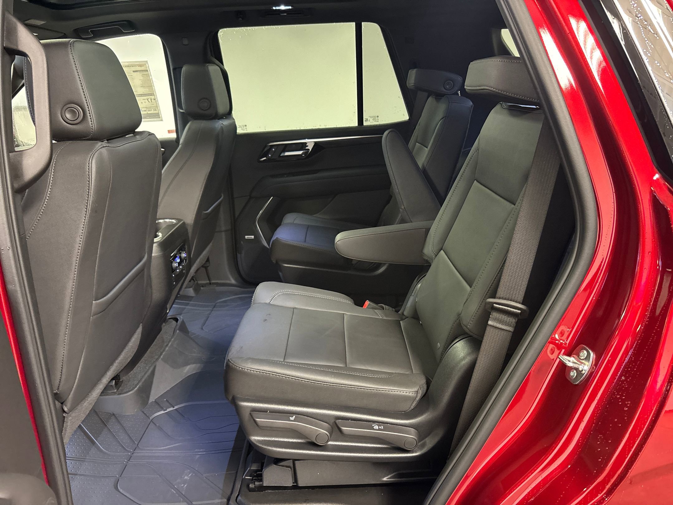 2025 Chevrolet Tahoe LT photo 14