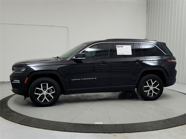 2024 Jeep Grand Cherokee Limited photo 2