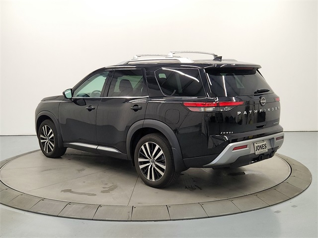 2024 Nissan Pathfinder Platinum photo 4